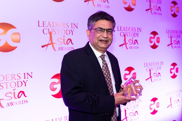 Shri Ashishkumar Chauhan, MD & CEO, NSE, honored with Lifetime Achievement award by Global Custodian in Singapore
