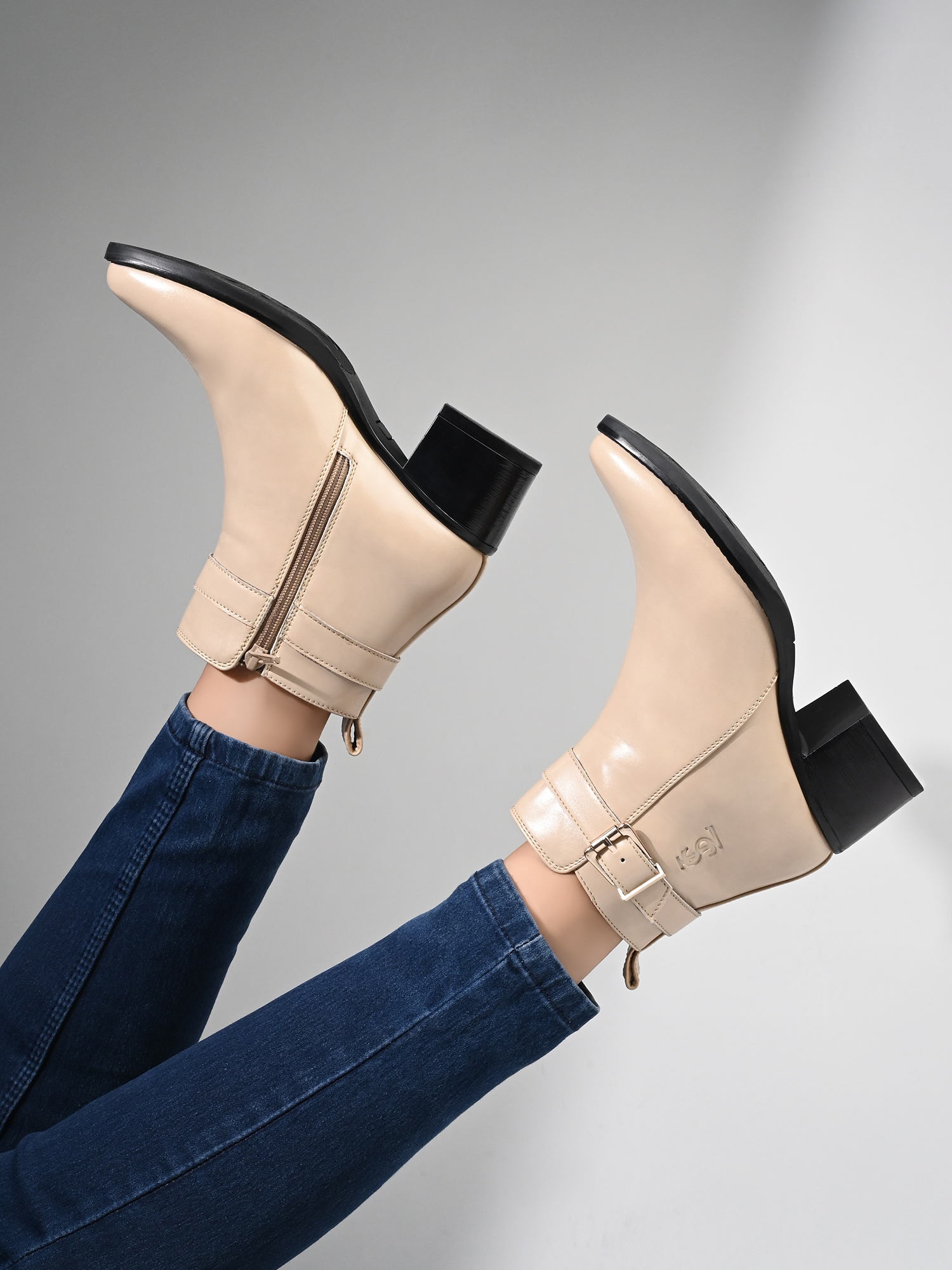Louis Stitch Launches “Built to Bold” Winter Boots Collection for Women (1)