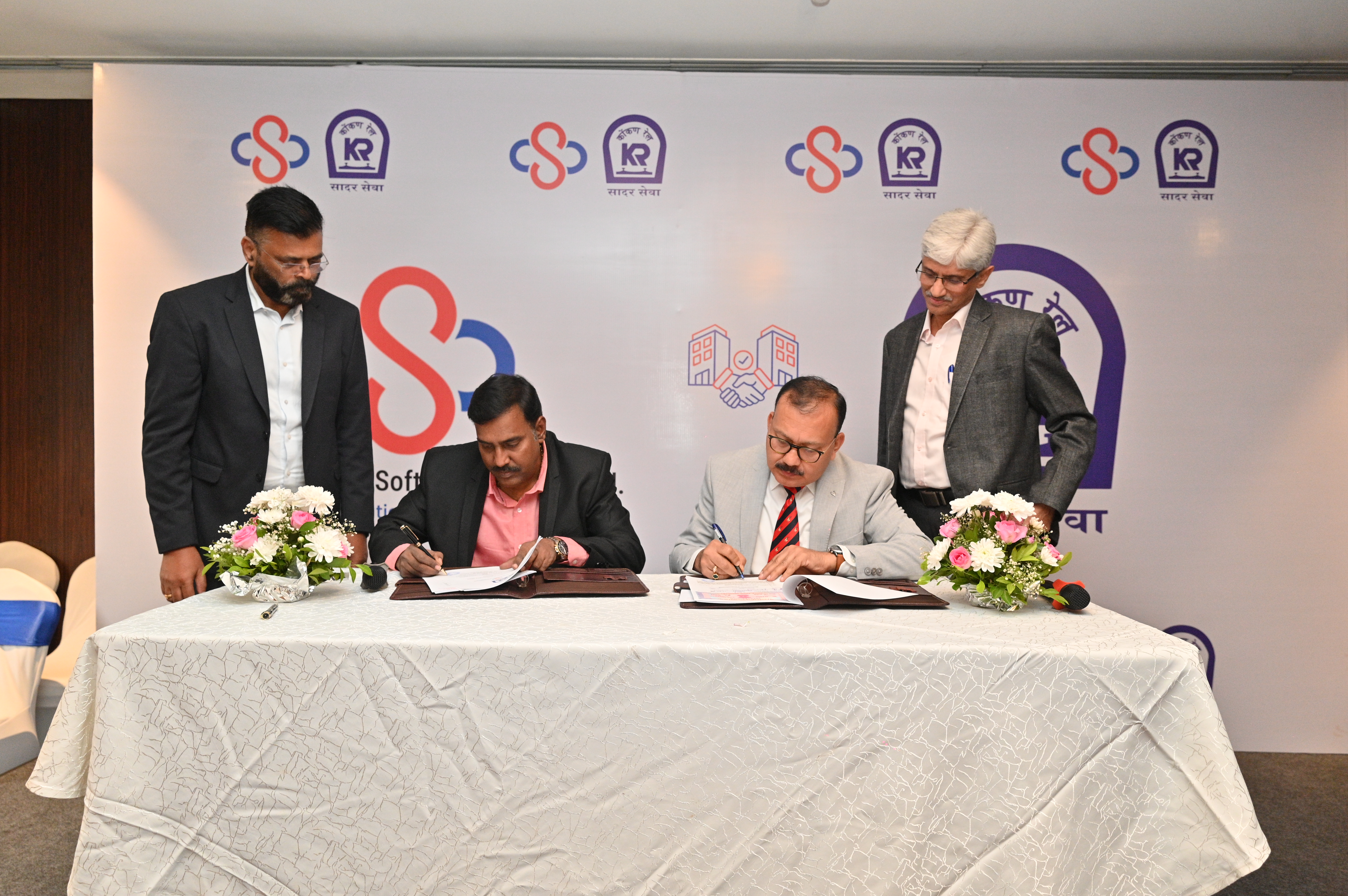 Mr. Vinod Babu, CEO, Blue Cloud Softech Solutions Limited & Mr. Santosh Kumar Jha, Chairman and Managing Director, Konkan Railway Corporation Limited _1